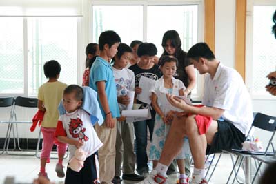 阜爱协会应邀参加NBA篮球无疆界“携手儿童青少年，携手抗击艾滋病”公益宣传活动